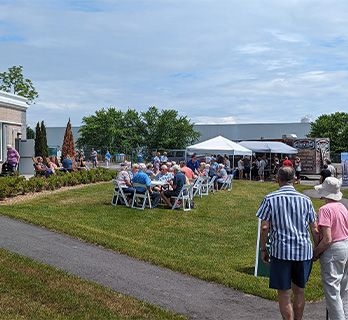 As I approached the entrance of Lépine Lodge on June 24th, the atmosphere was full of excitement. The combination of a country festival ambiance and the promise of a tour of this new apartment community had me brimming with anticipation. 